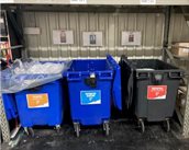 Rolcontainers op een rij